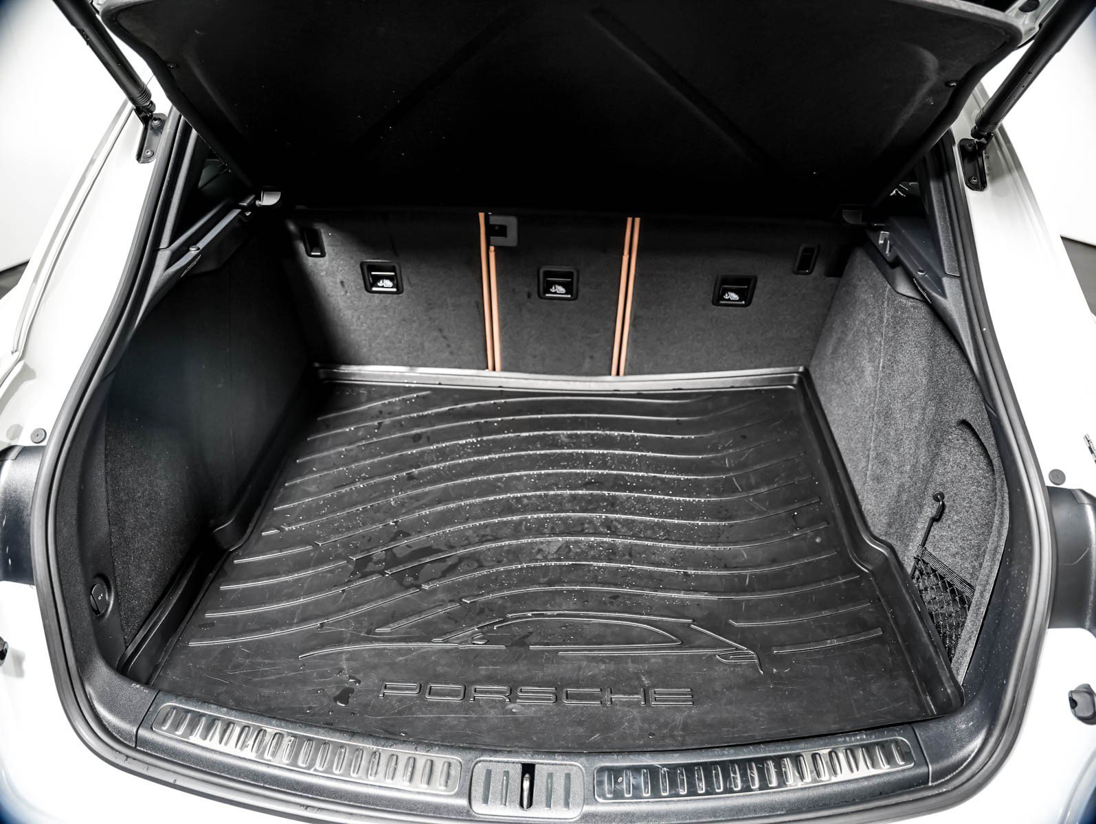Certified 2025 Porsche Macan S AWD/4WD image 28