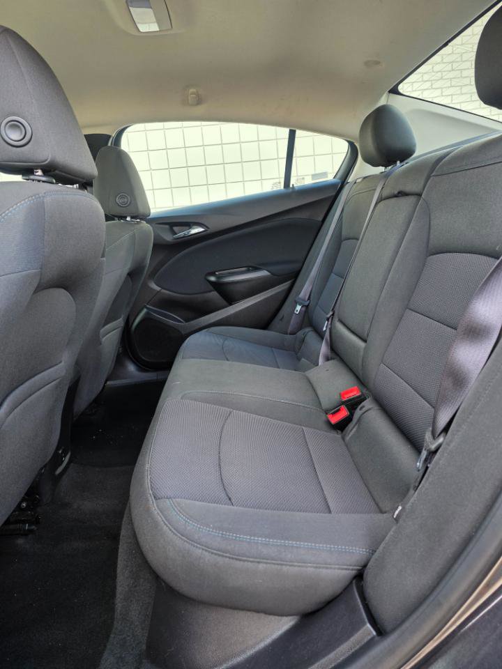 Used 2017 Chevrolet Cruze LT FWD image 13