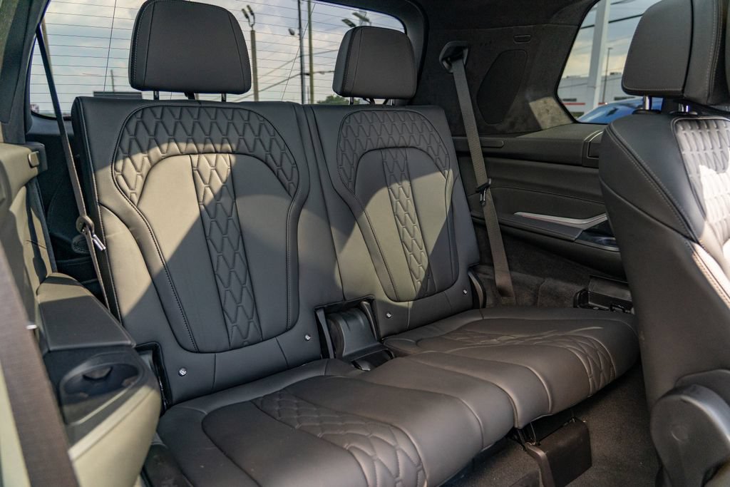 Used 2024 BMW X7 M60i w/ Executive Package AWD/4WD image 19