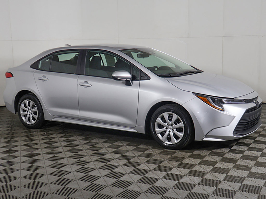 Used 2024 Toyota Corolla LE FWD image 11