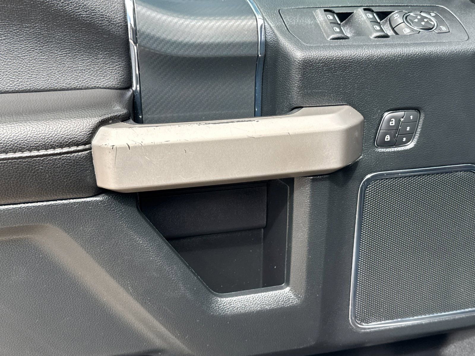 Used 2019 Ford F150 Lariat w/ Equipment Group 502A Luxury AWD/4WD image 12