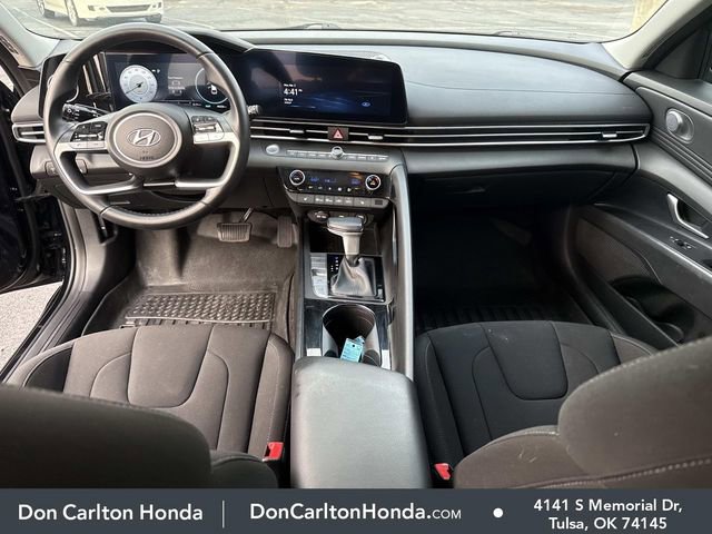 Used 2023 Hyundai Elantra SEL w/ Convenience Package image 13