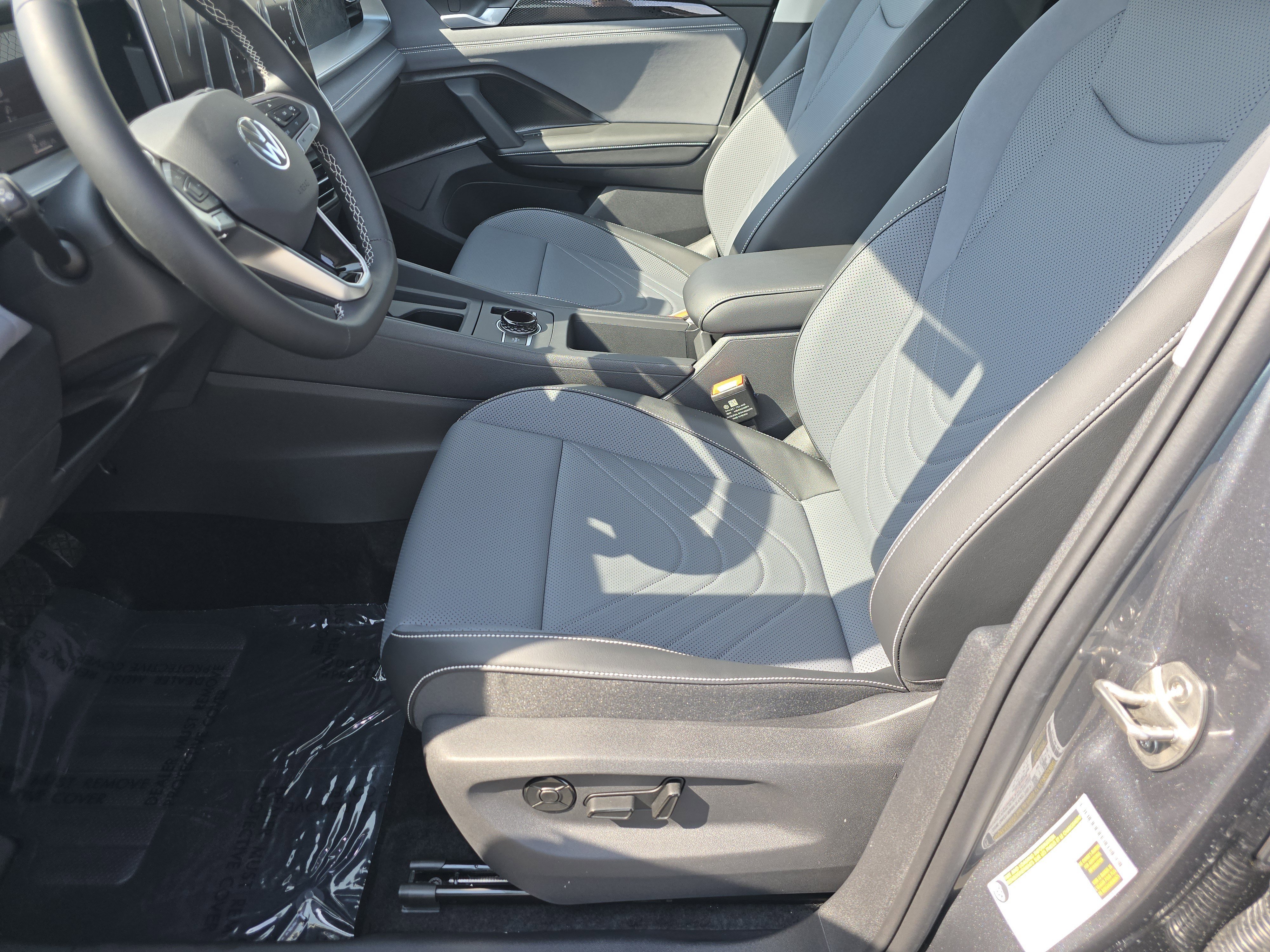 New 2026 Volkswagen Tiguan SE image 19