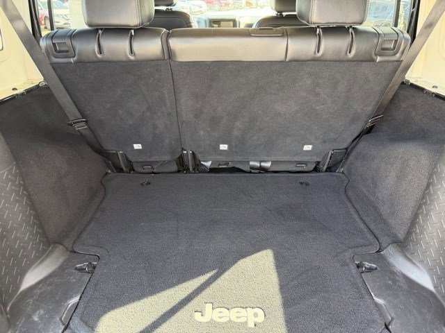 Used 2016 Jeep Wrangler Unlimited Sahara w/ Max Tow Package image 17