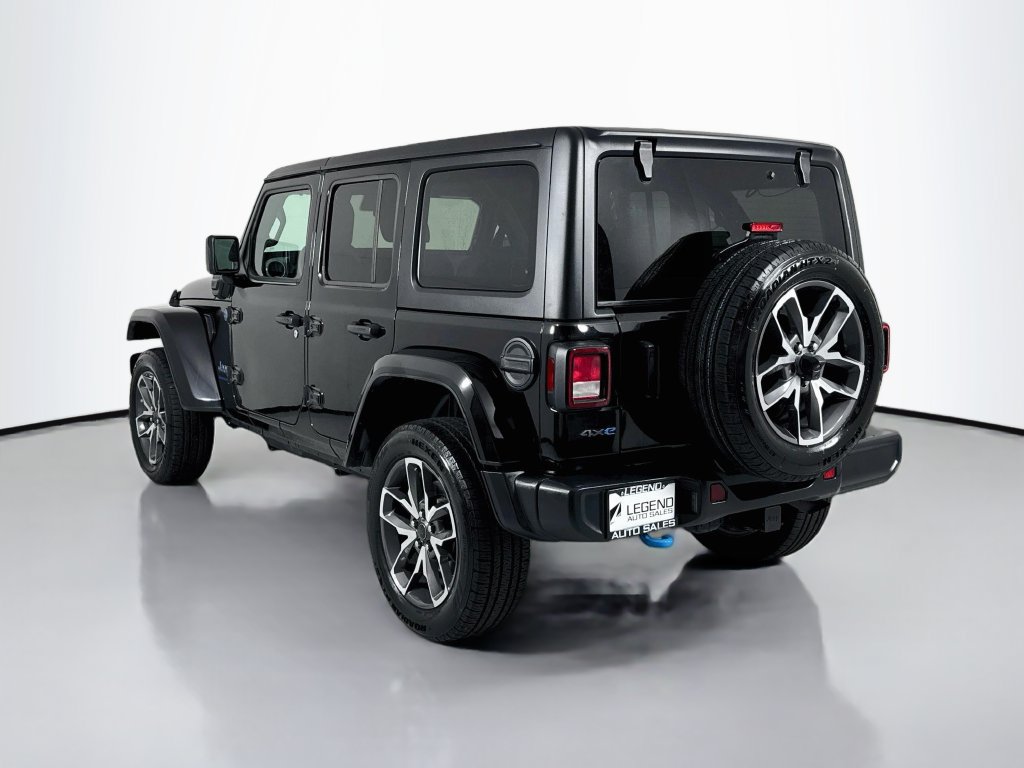 Used 2024 Jeep Wrangler Unlimited w/ Convenience Group AWD/4WD image 8