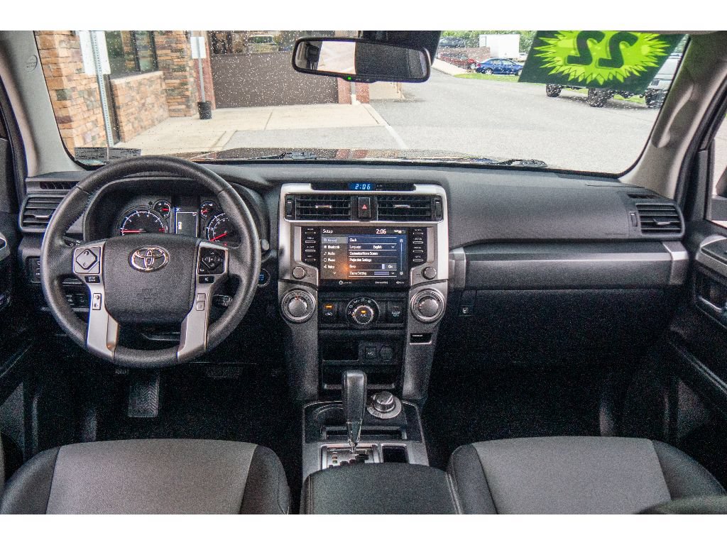 Used 2022 Toyota 4Runner SR5 Premium w/ Moonroof Package AWD/4WD image 15