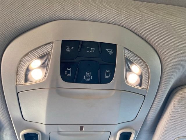 Used 2017 Chrysler Pacifica Limited FWD image 21