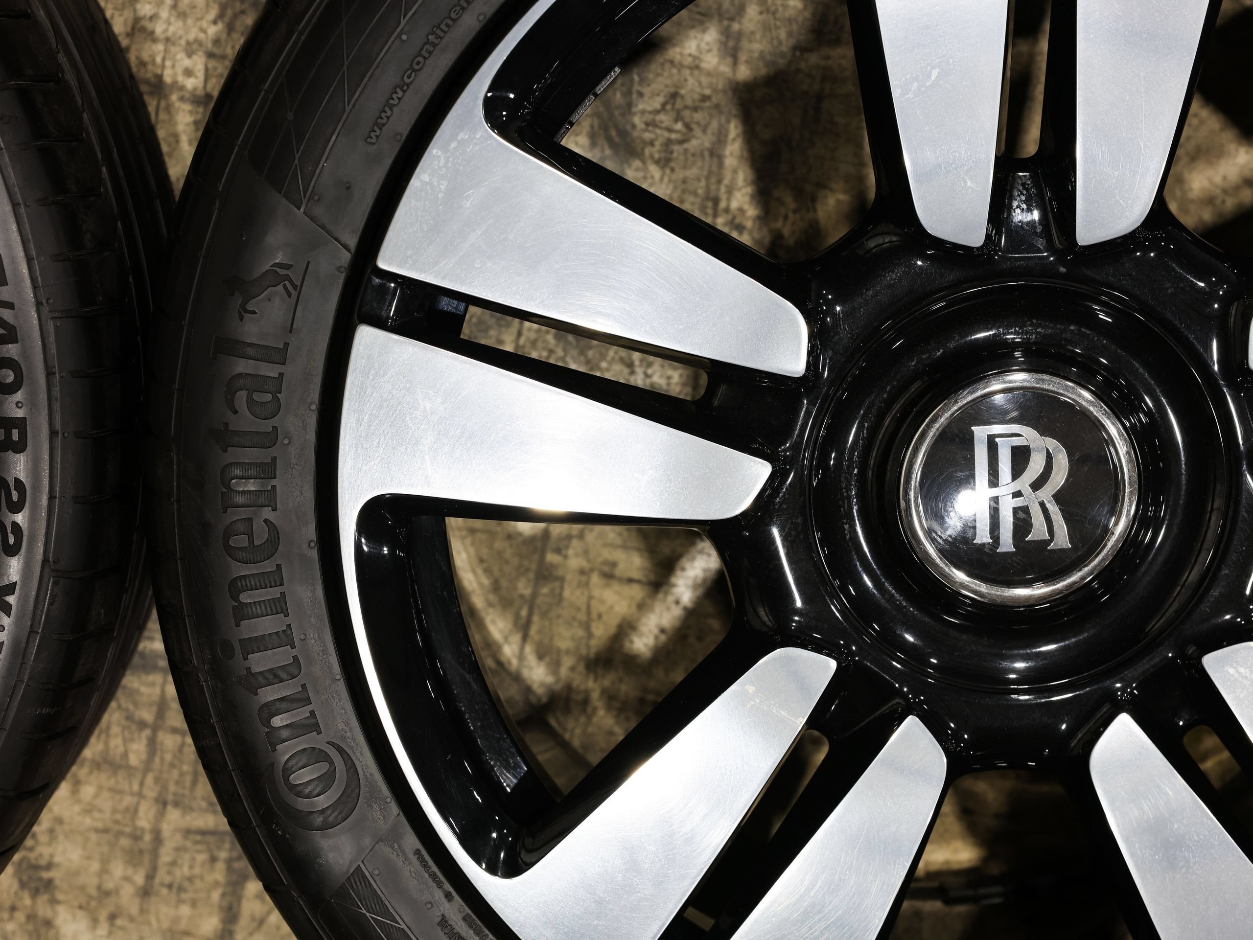 Used 2020 Rolls-Royce Cullinan AWD/4WD image 15