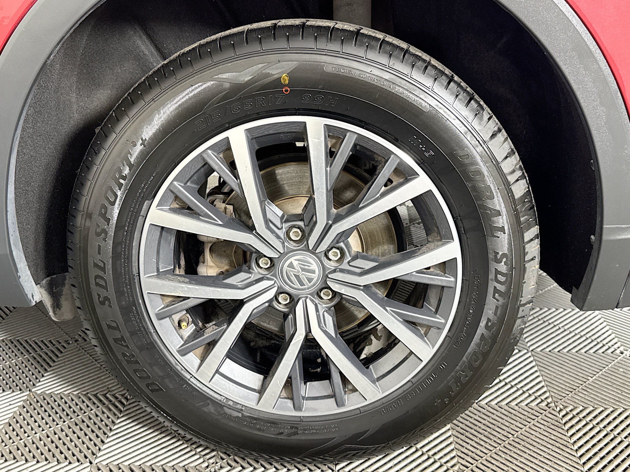 Used 2019 Volkswagen Tiguan SE AWD/4WD image 35