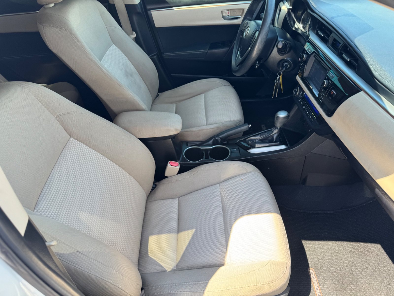 Used 2014 Toyota Corolla LE FWD image 12