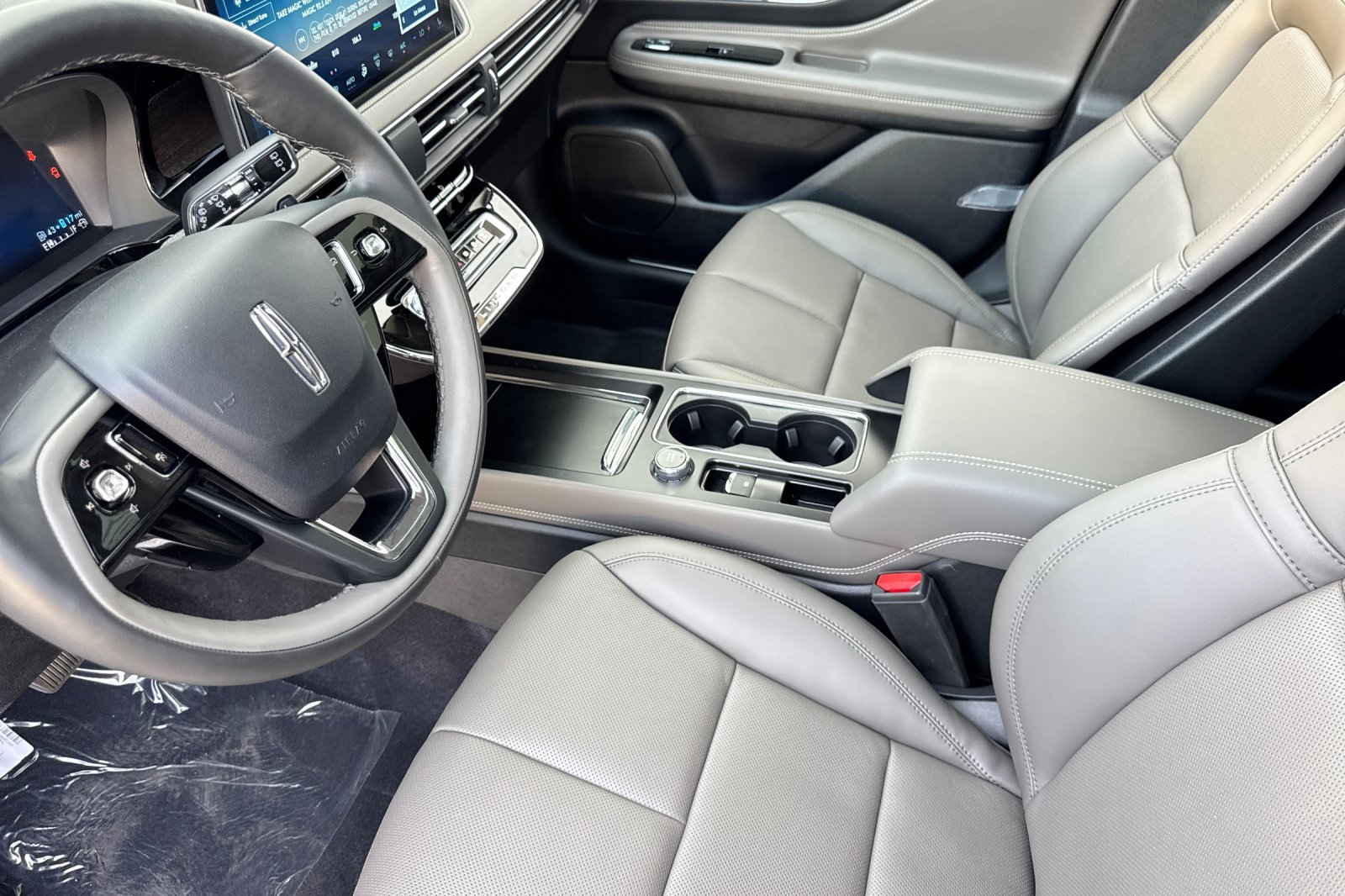 New 2026 Lincoln Corsair Grand Touring image 9