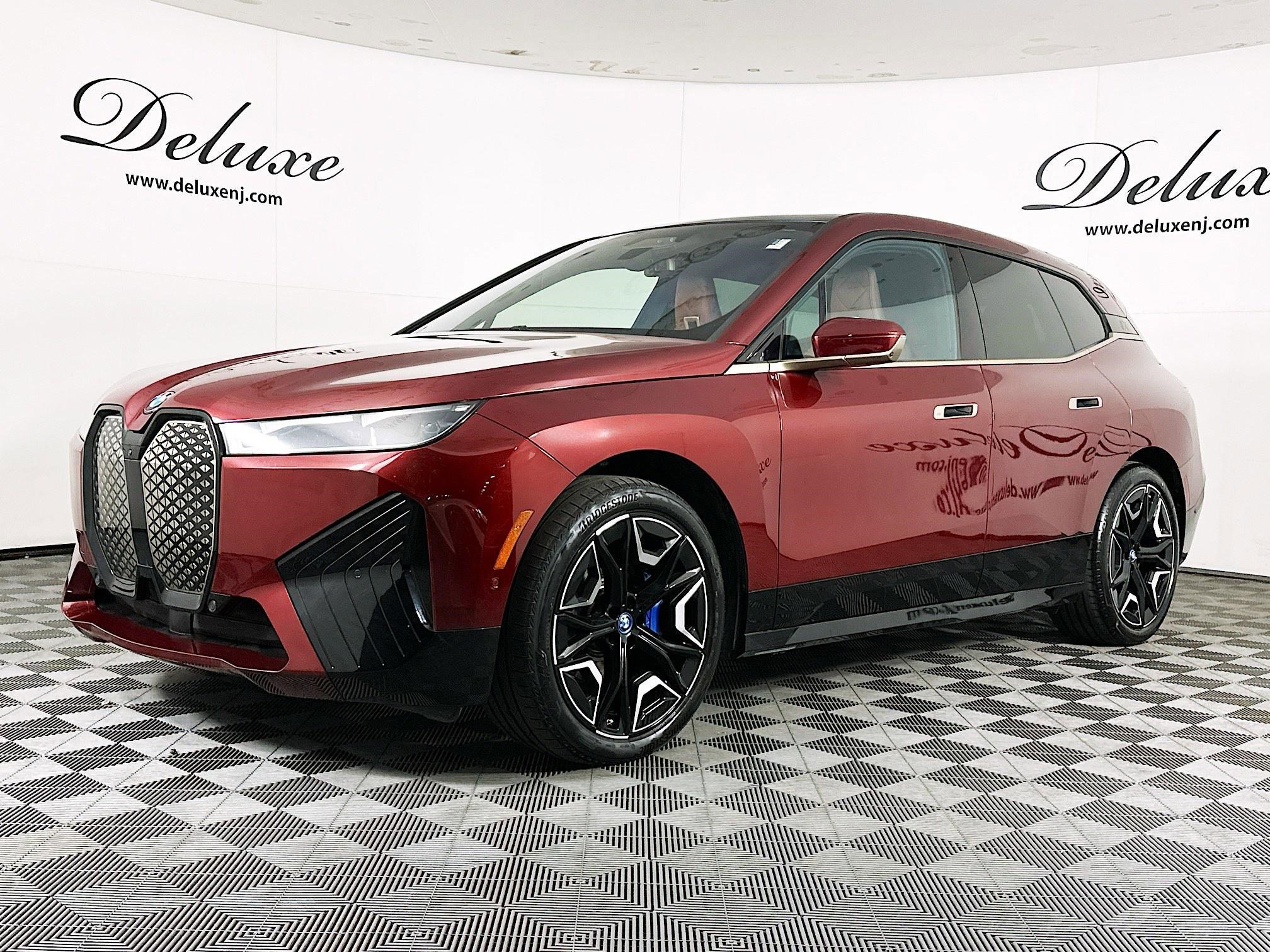 Used 2023 BMW iX xDrive50 w/ Ultimate Package 2 image 3