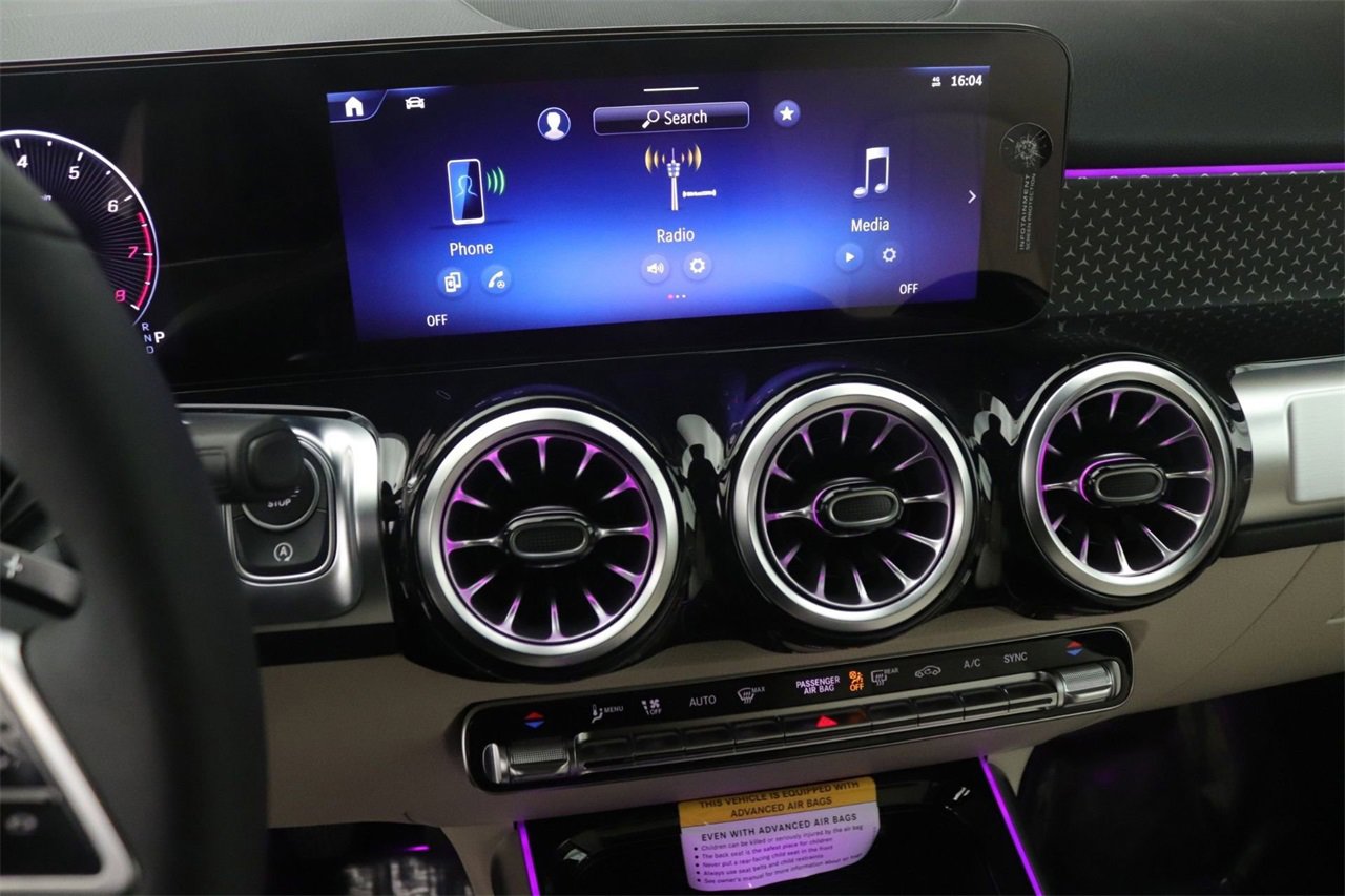 New 2025 Mercedes-Benz GLB 250 image 5