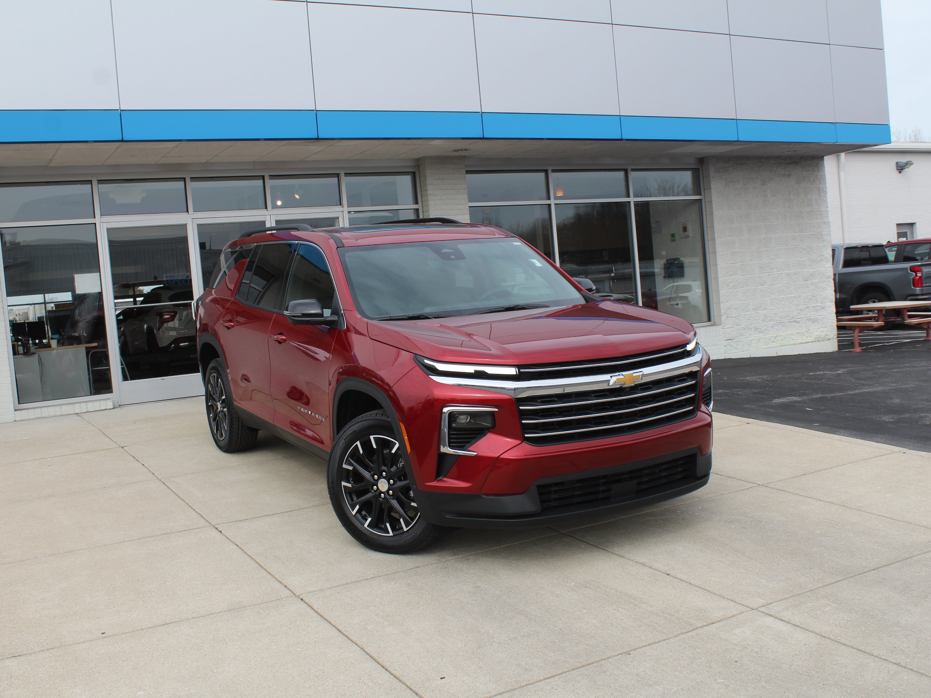 New 2026 Chevrolet Traverse LT w/ Sun and Wheel Package image 2