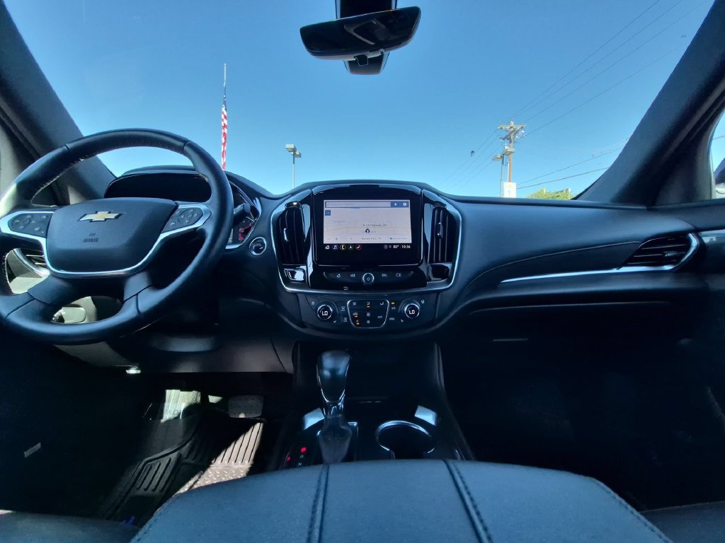 Certified 2022 Chevrolet Traverse High Country w/ LPO, Floor Liner Package FWD image 2