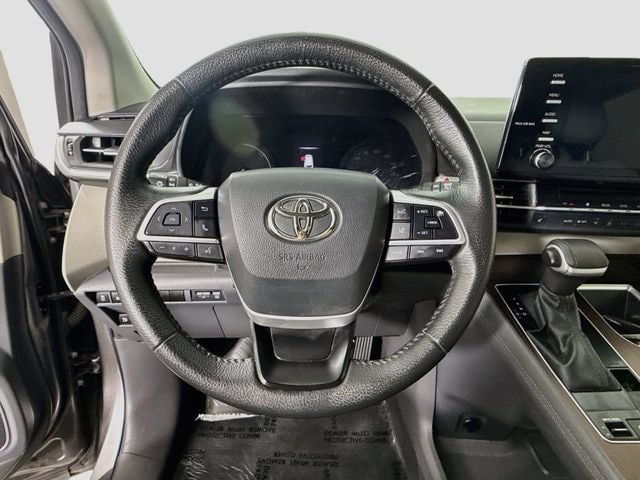 Certified 2022 Toyota Sienna XLE FWD image 13