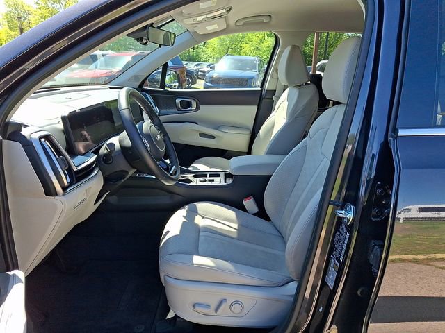 Certified 2025 Kia Sorento S AWD/4WD image 14