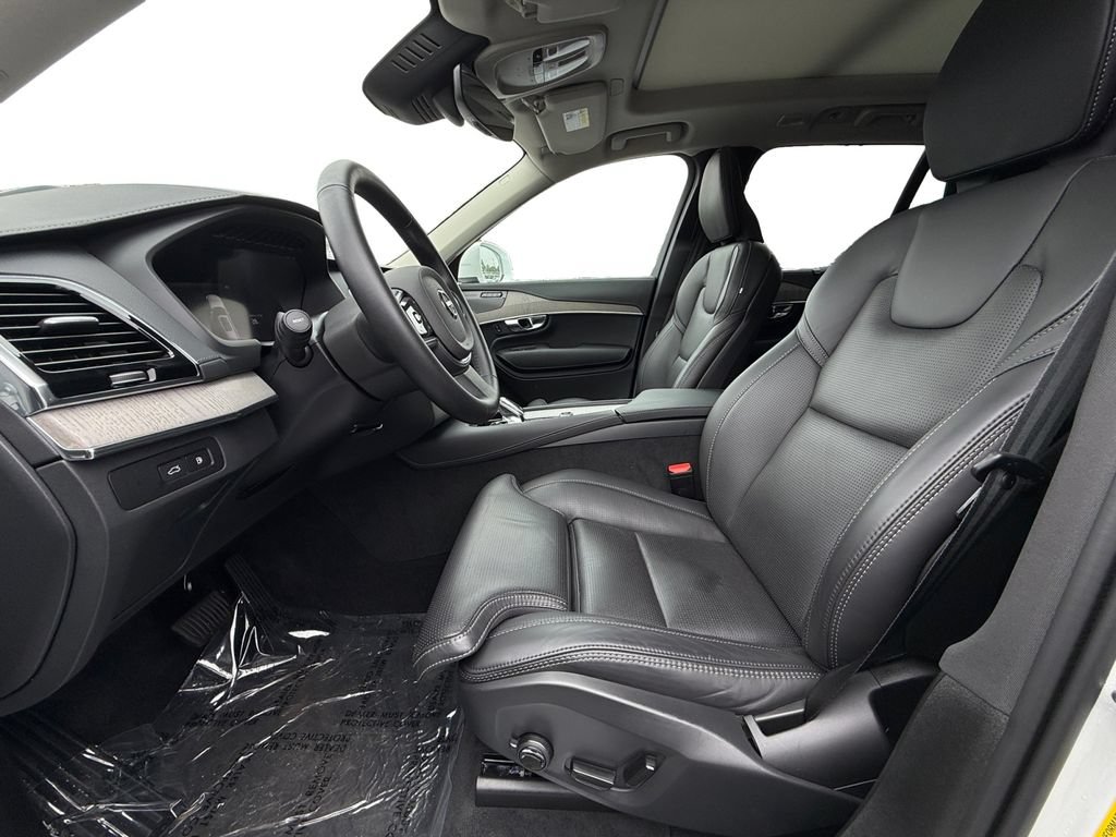 Used 2025 Volvo XC90 T8 Ultra w/ Protection Package Premier AWD/4WD image 9
