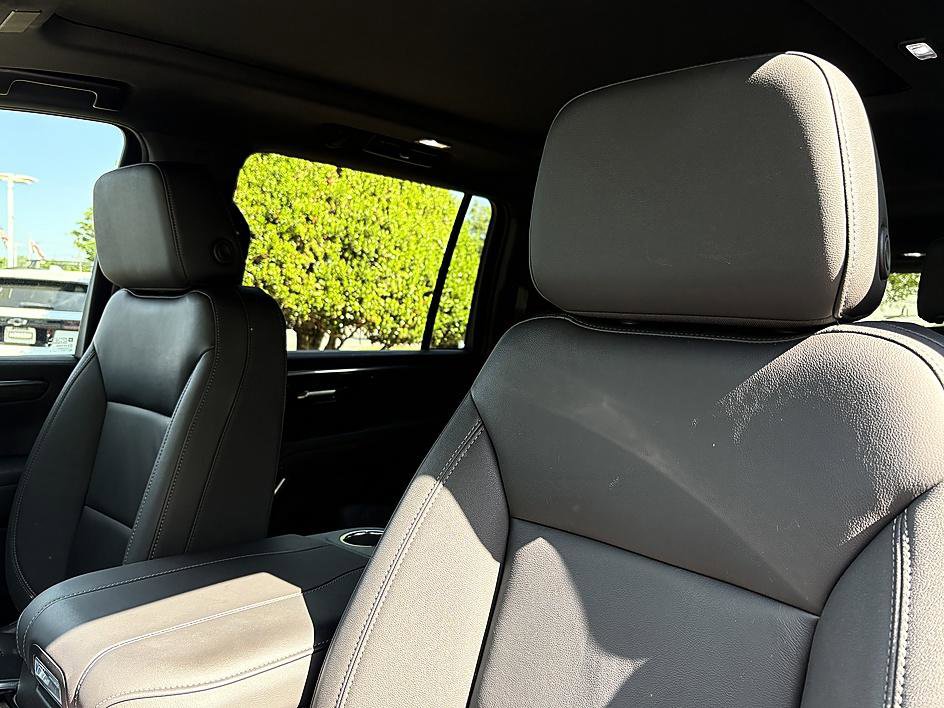 Used 2025 Chevrolet Suburban Z71 w/ Comfort Package image 20