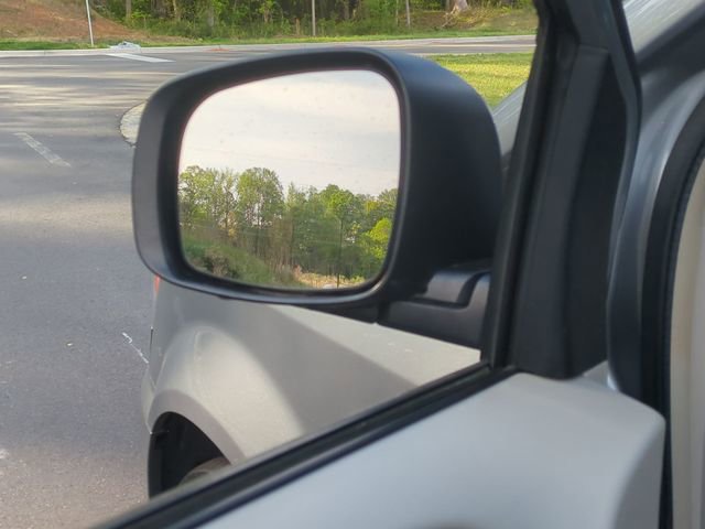 Used 2015 Chrysler Town & Country Touring w/ Driver Convenience Group image 18