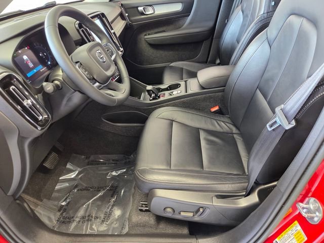 Used 2023 Volvo XC40 B5 Core AWD/4WD image 10