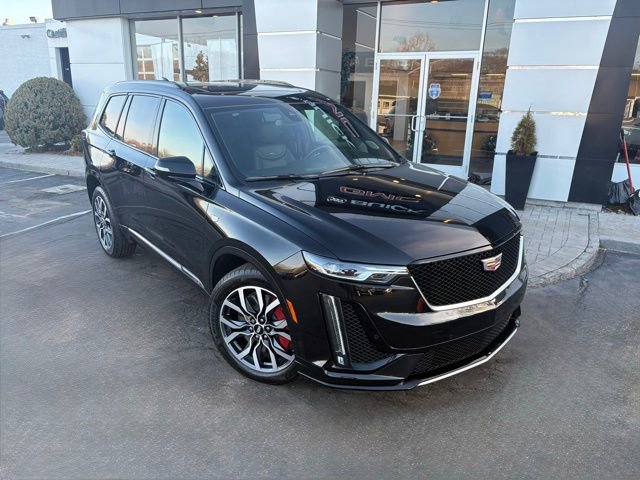 Used 2025 Cadillac XT6 Sport image 4