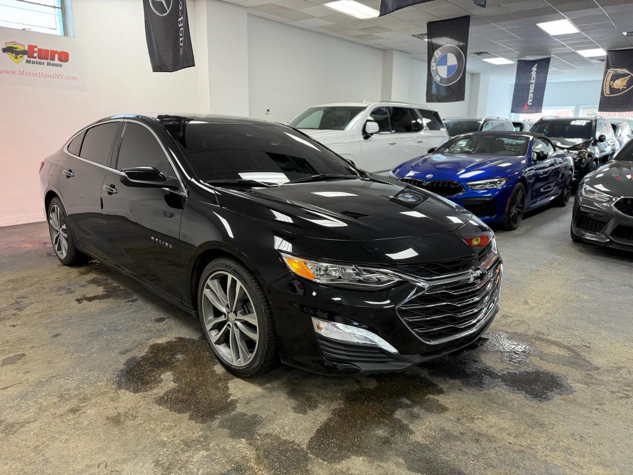 Used 2019 Chevrolet Malibu Premier w/ Sun and Wheel Package image 4