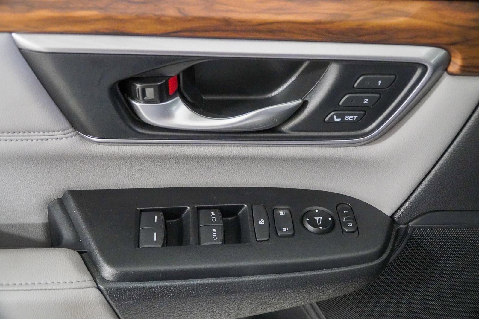 Used 2018 Honda CR-V Touring image 19