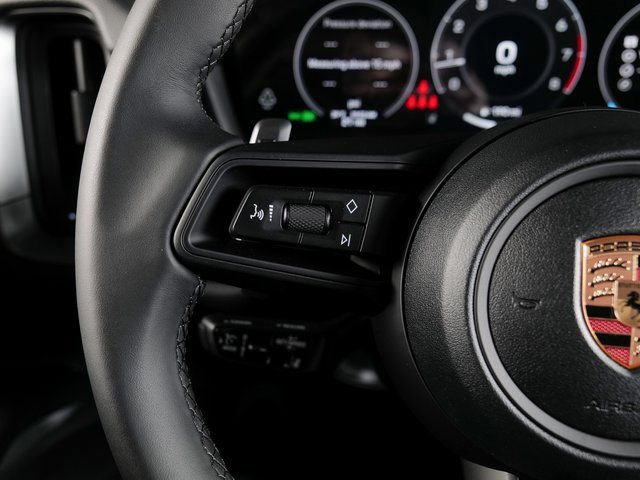 Certified 2026 Porsche Cayenne AWD/4WD image 20