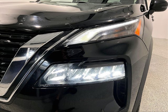 Used 2023 Nissan Rogue S AWD/4WD image 39