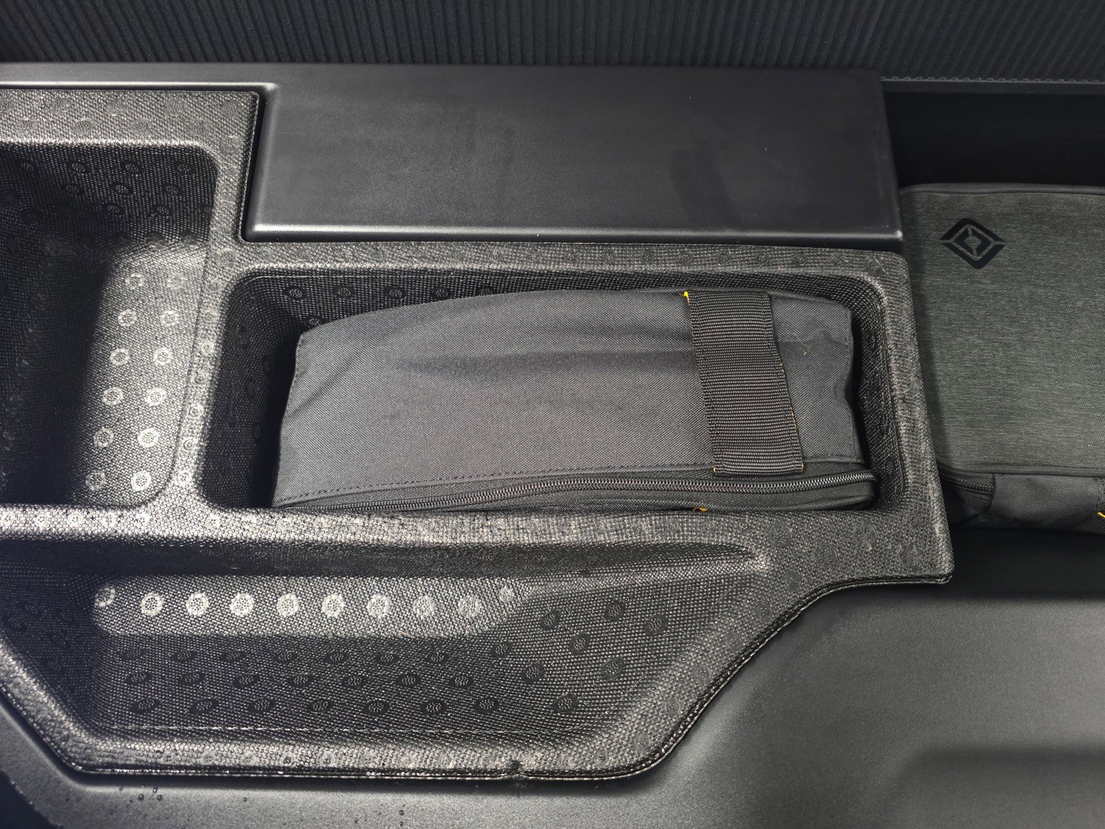 Used 2025 Rivian R1T Premium AWD/4WD image 32