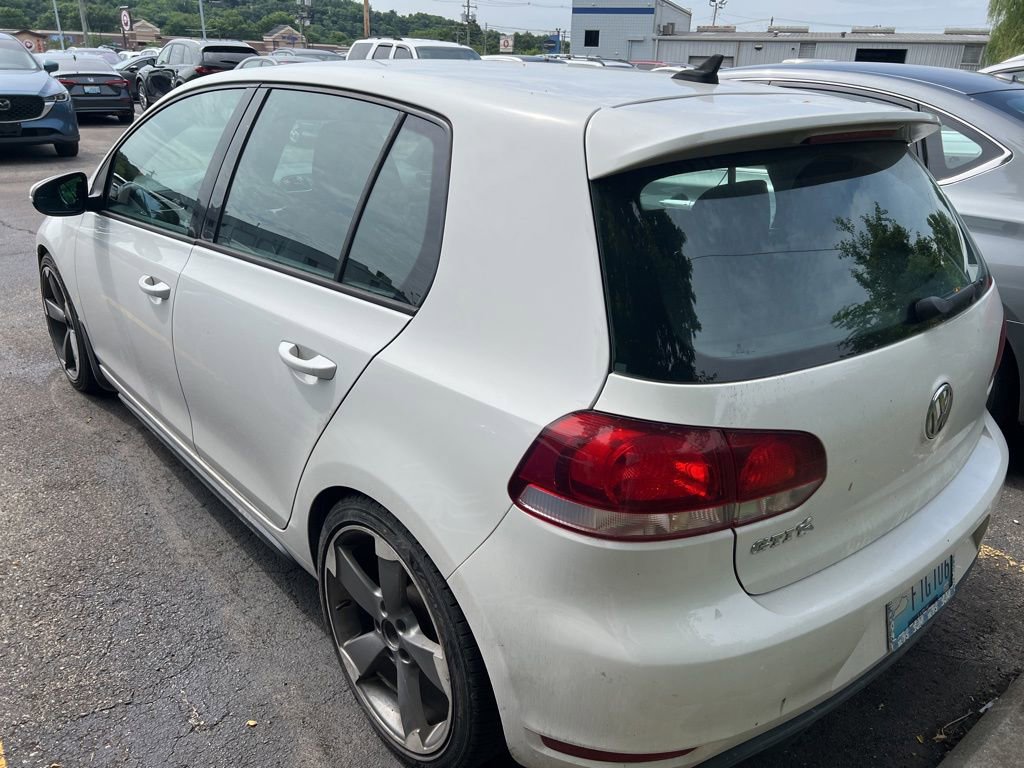 Used 2011 Volkswagen Golf 4-Door FWD image 8