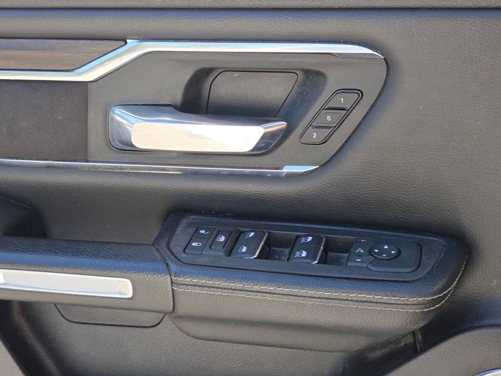 Used 2025 RAM 1500 Laramie image 27