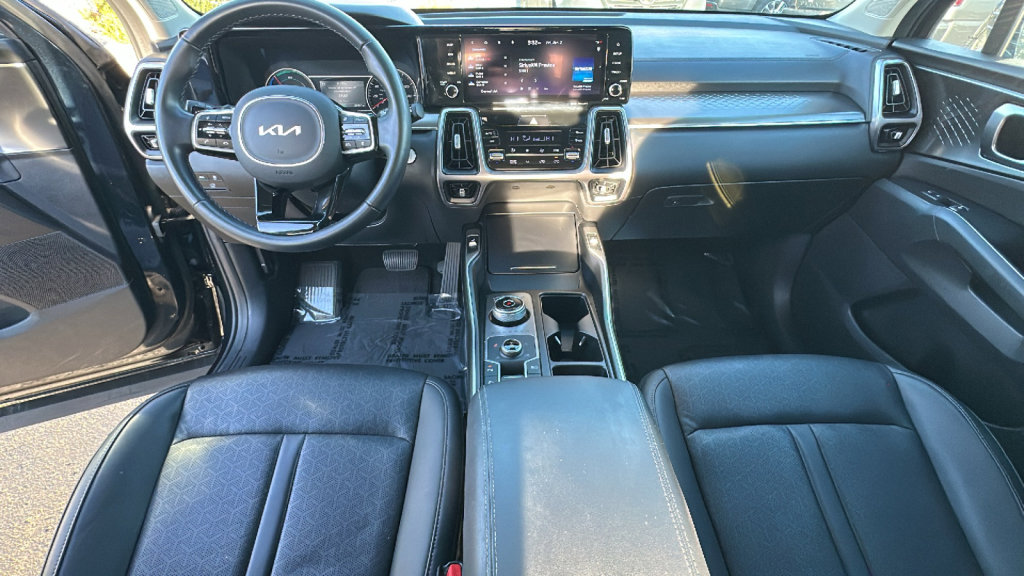 Used 2023 Kia Sorento EX image 26