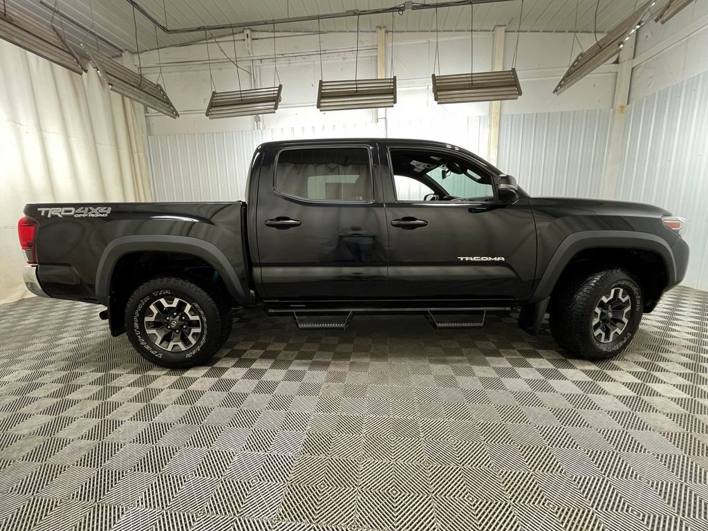Used 2019 Toyota Tacoma TRD Off-Road AWD/4WD image 19