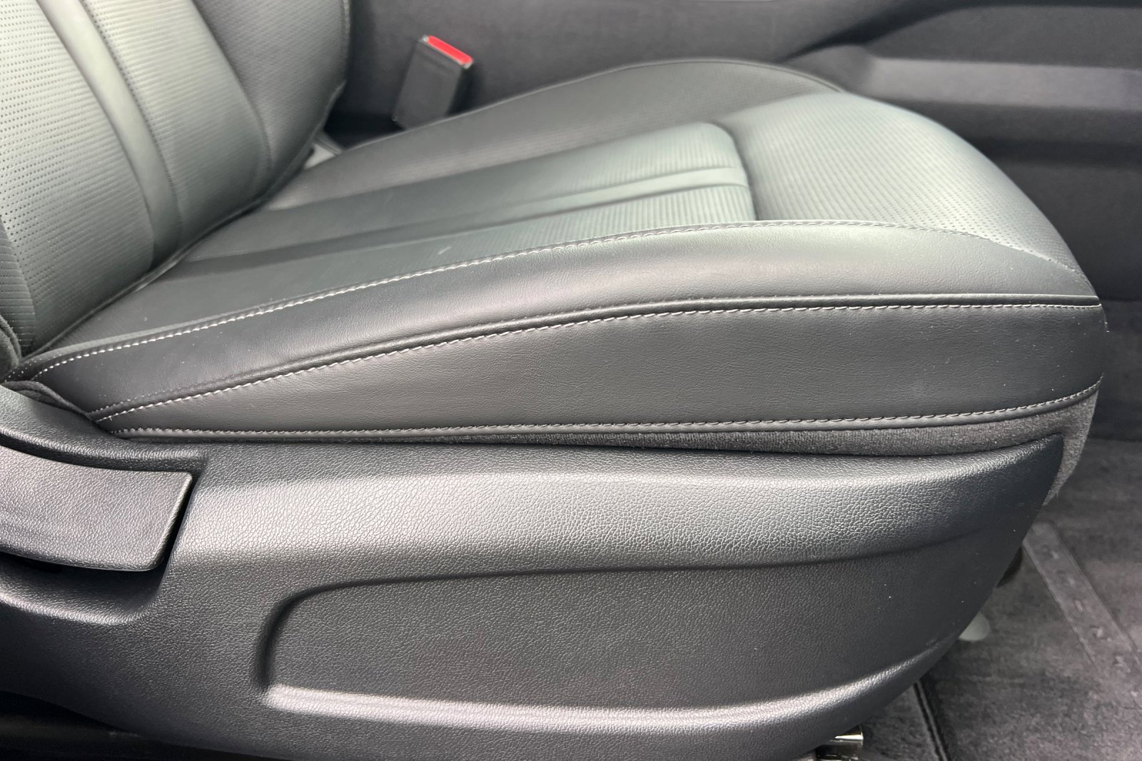 Certified 2025 Kia Sorento S image 24