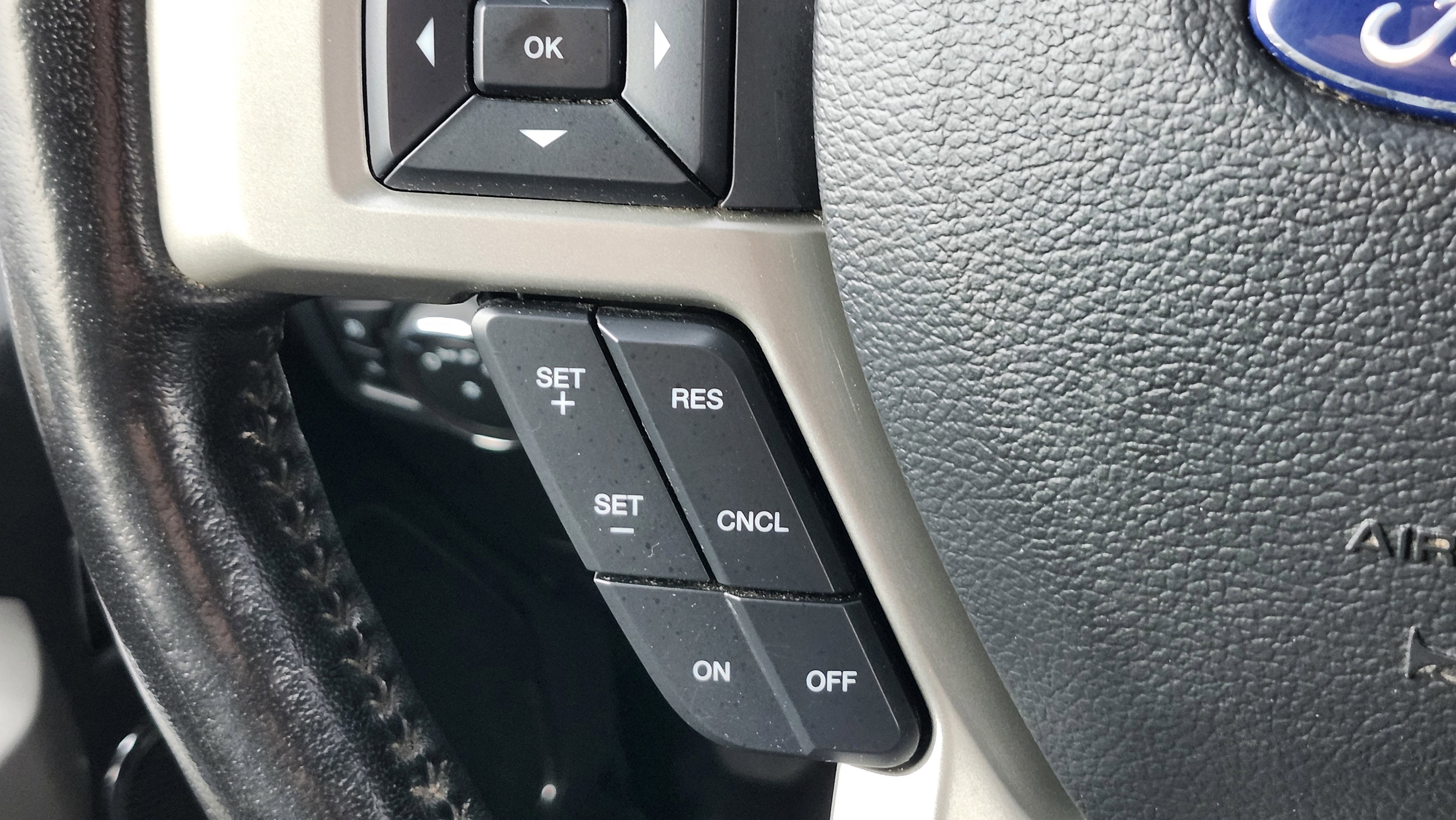 Used 2022 Ford F350 Lariat w/ Chrome Package image 39