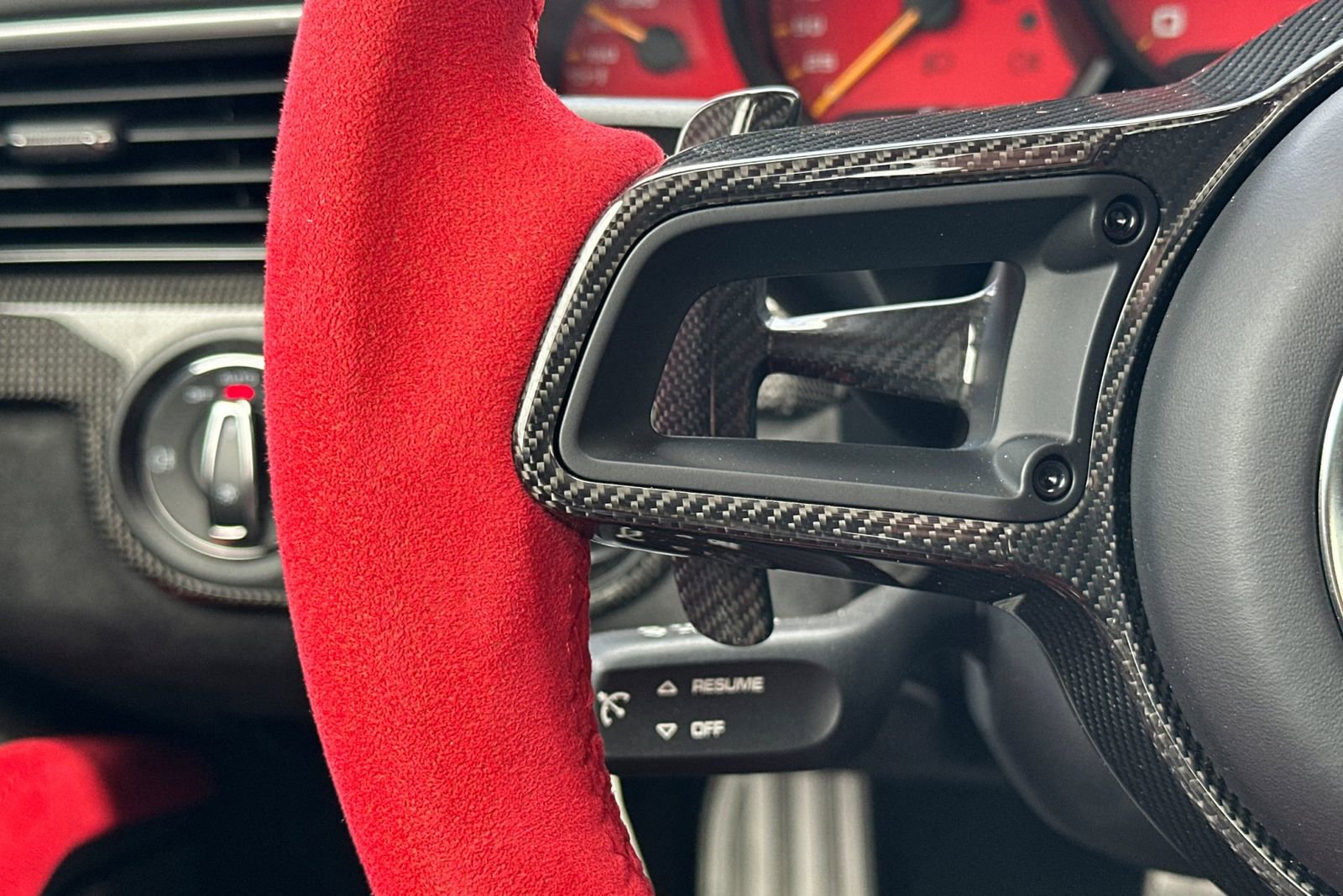 Used 2018 Porsche 911 GT2 RS image 28