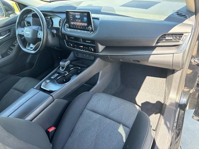 Used 2025 Nissan Rogue SV FWD image 18