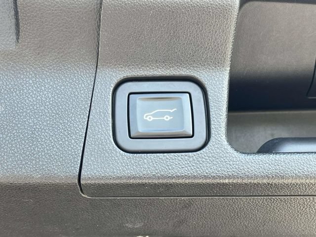 Used 2017 GMC Acadia SLT w/ LPO, Floor Liner Package FWD image 23