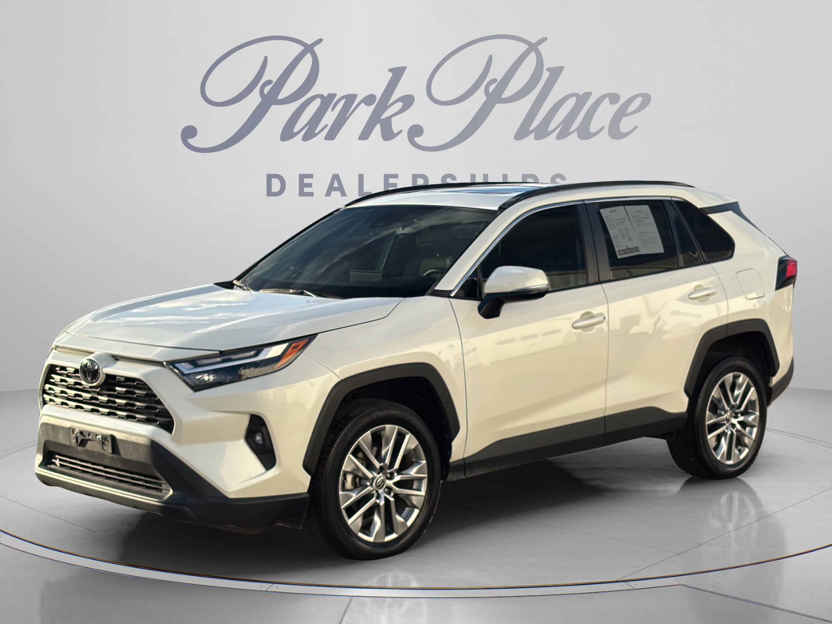 Used 2022 Toyota RAV4 XLE Premium FWD image 1