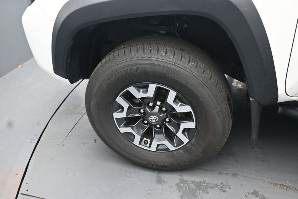 Used 2021 Toyota Tacoma TRD Off-Road w/ Technology Package AWD/4WD image 15