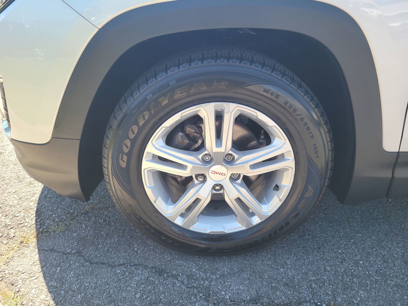 Used 2020 GMC Terrain SLE w/ Driver Convenience Package FWD image 9