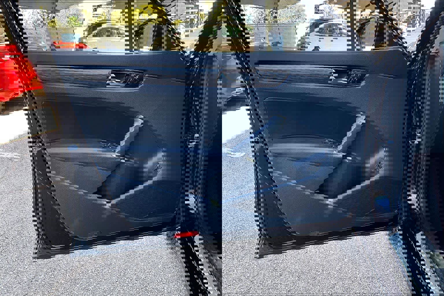 Used 2020 Volkswagen Passat 2.0T R-Line image 22