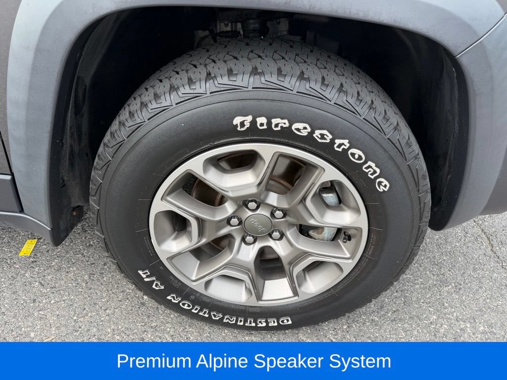 Used 2021 Jeep Cherokee Trailhawk w/ Sun, Sound & Nav Group AWD/4WD image 16