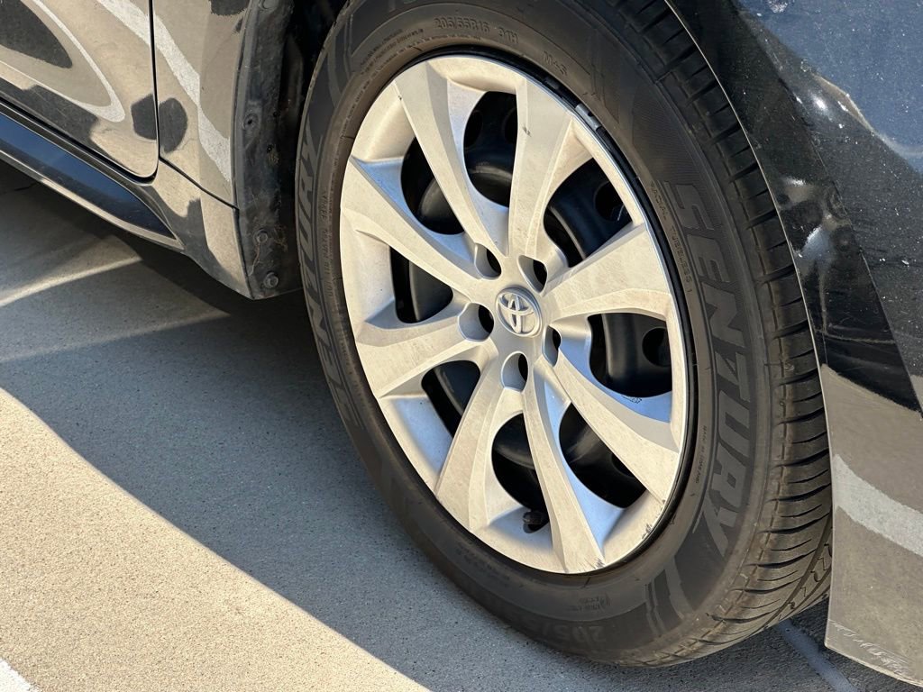 Used 2024 Toyota Corolla LE image 4