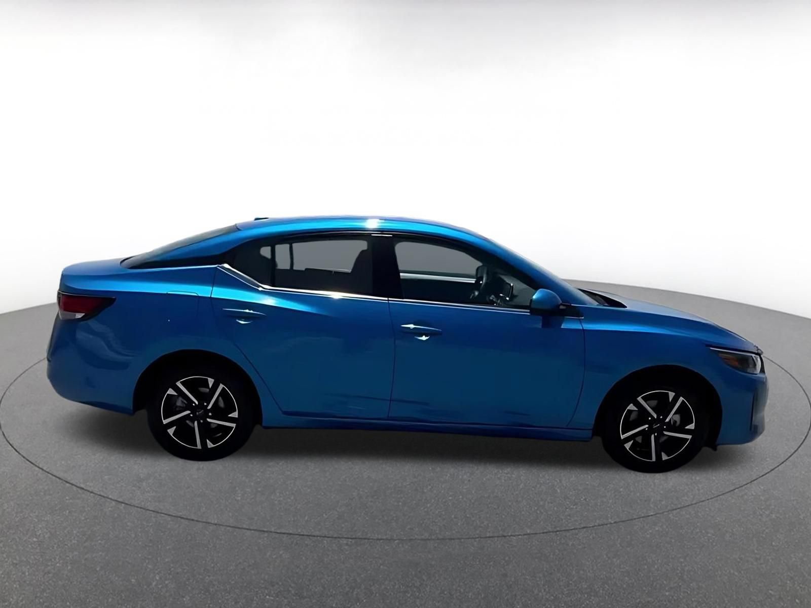 Used 2025 Nissan Sentra SV FWD image 15
