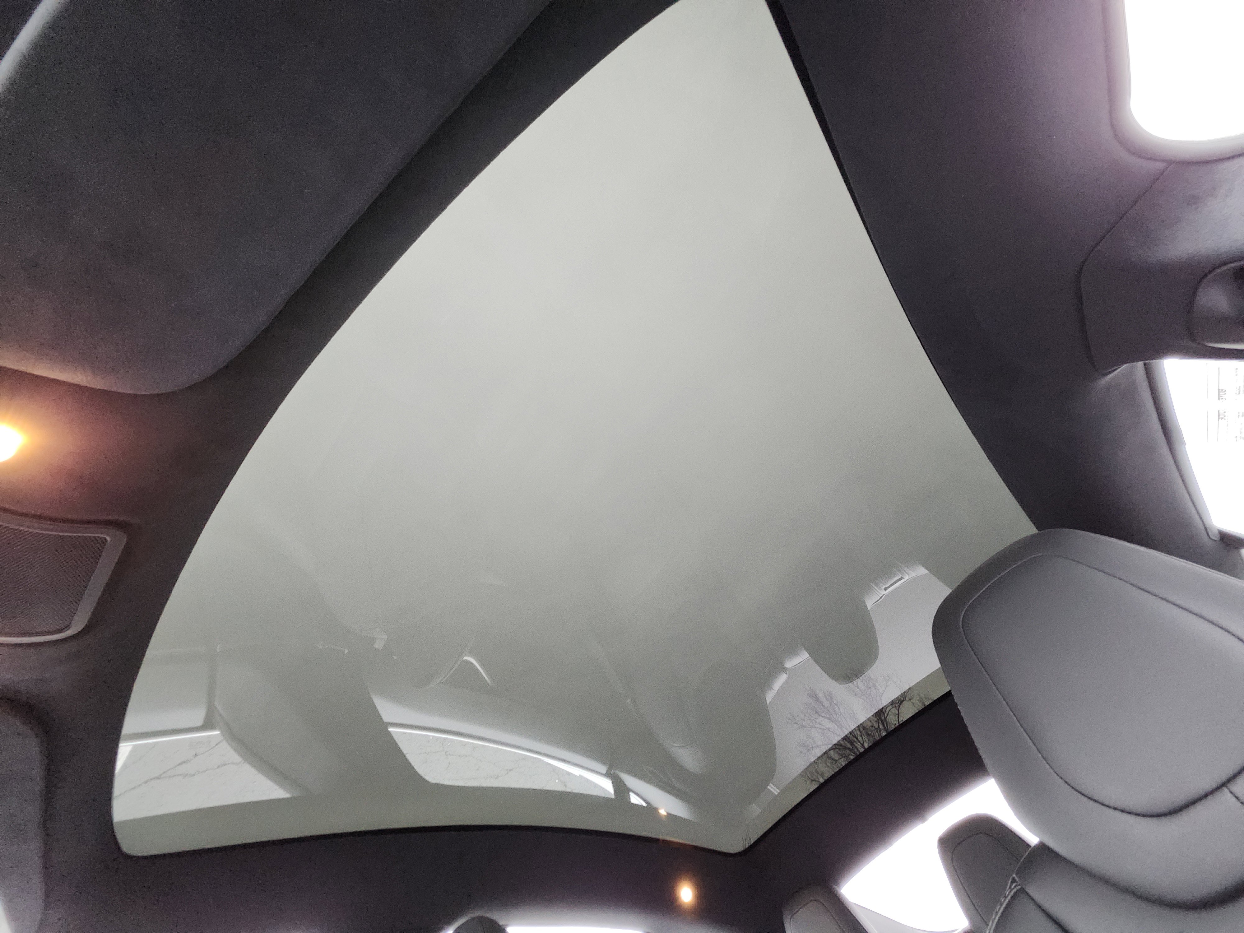 Used 2019 Tesla Model S Performance AWD/4WD image 2