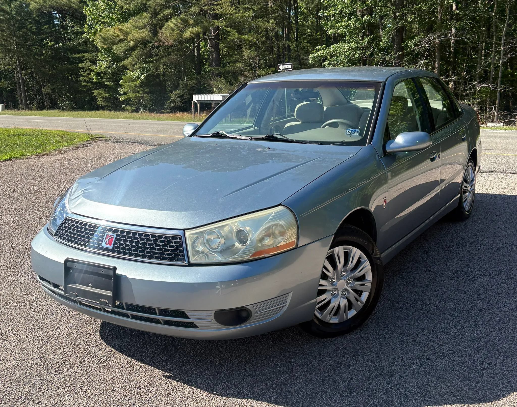 Used 2003 Saturn L-Series L200 w/ Audio Pkg I FWD image 2