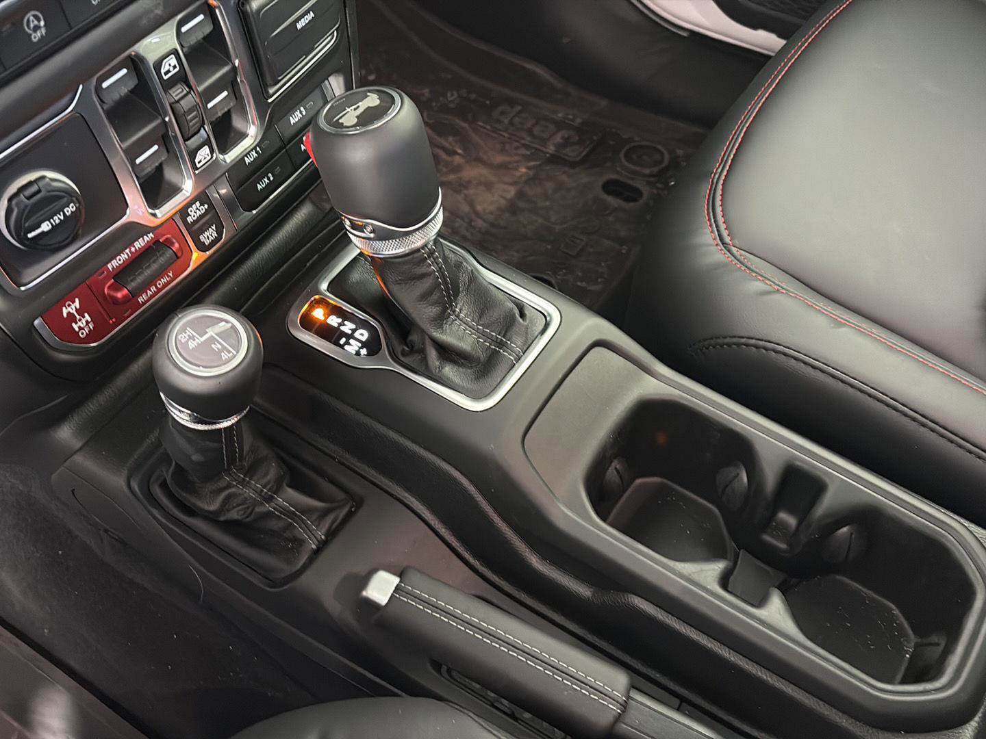 Used 2026 Jeep Wrangler Unlimited Rubicon w/ Steel Bumper Group image 38